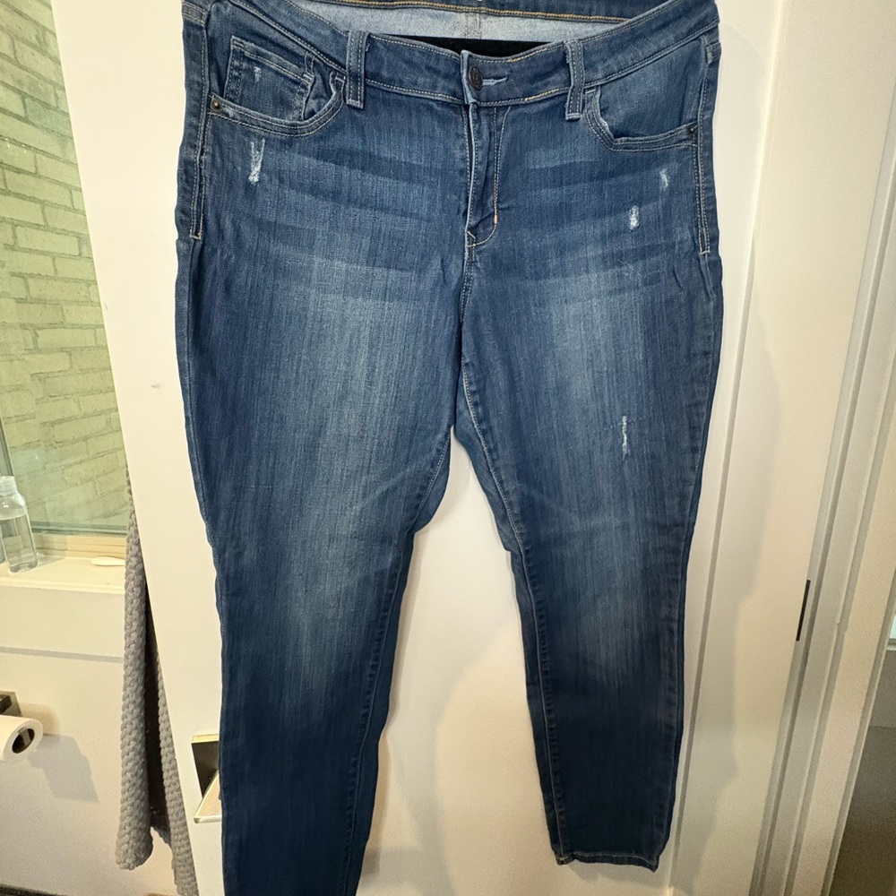 OLD NAVY ROCKSTAR JEANS SIZE 16 WOMENS STRAIGHTLEG